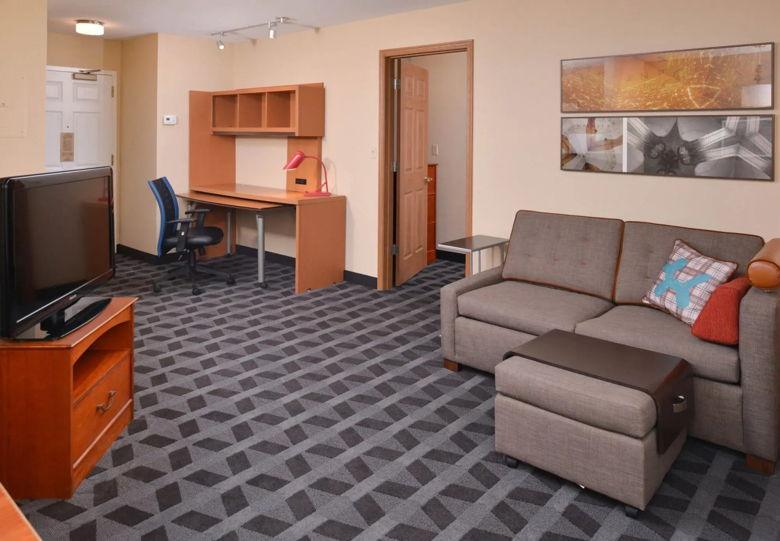 Candlewood Suites St. Louis - St. Charles