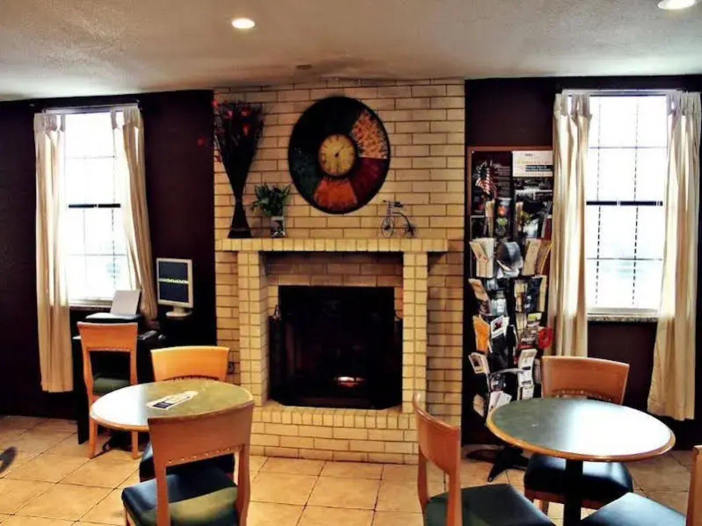 Super 8 by Wyndham Fredericksburg