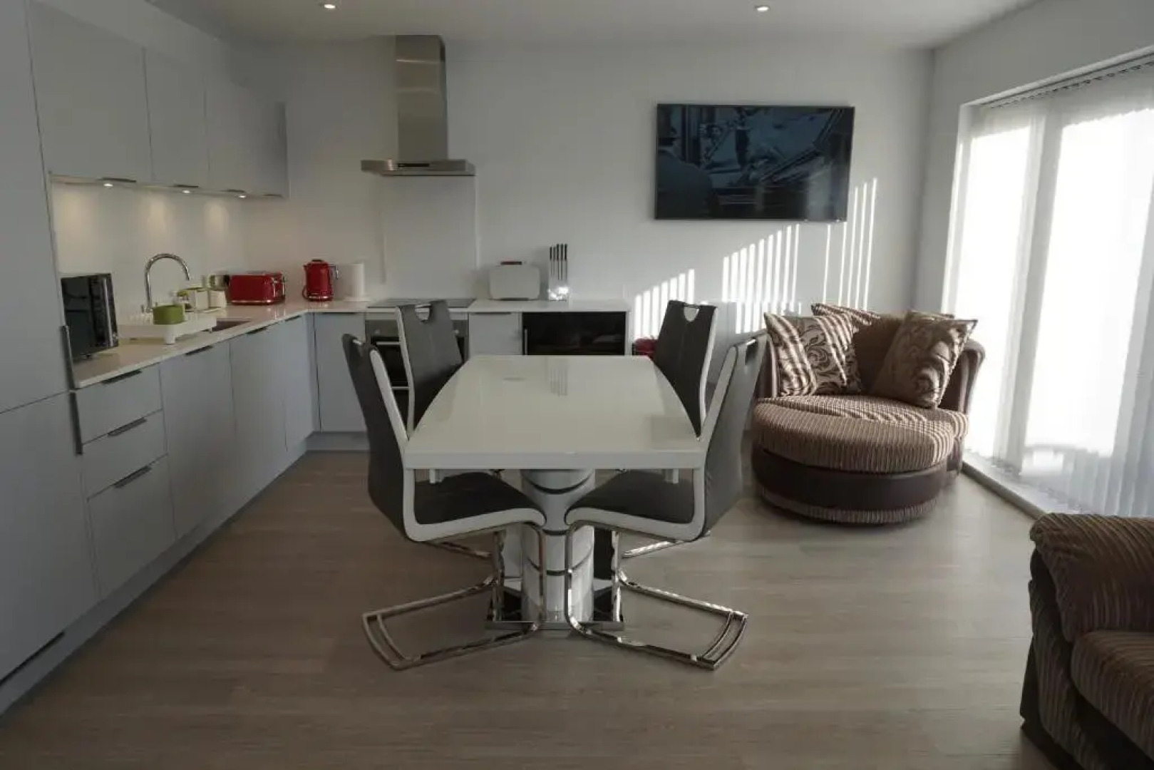 20 Woolacombe - Indoor Pool and 4 minute walk to Woolacombe Beach!