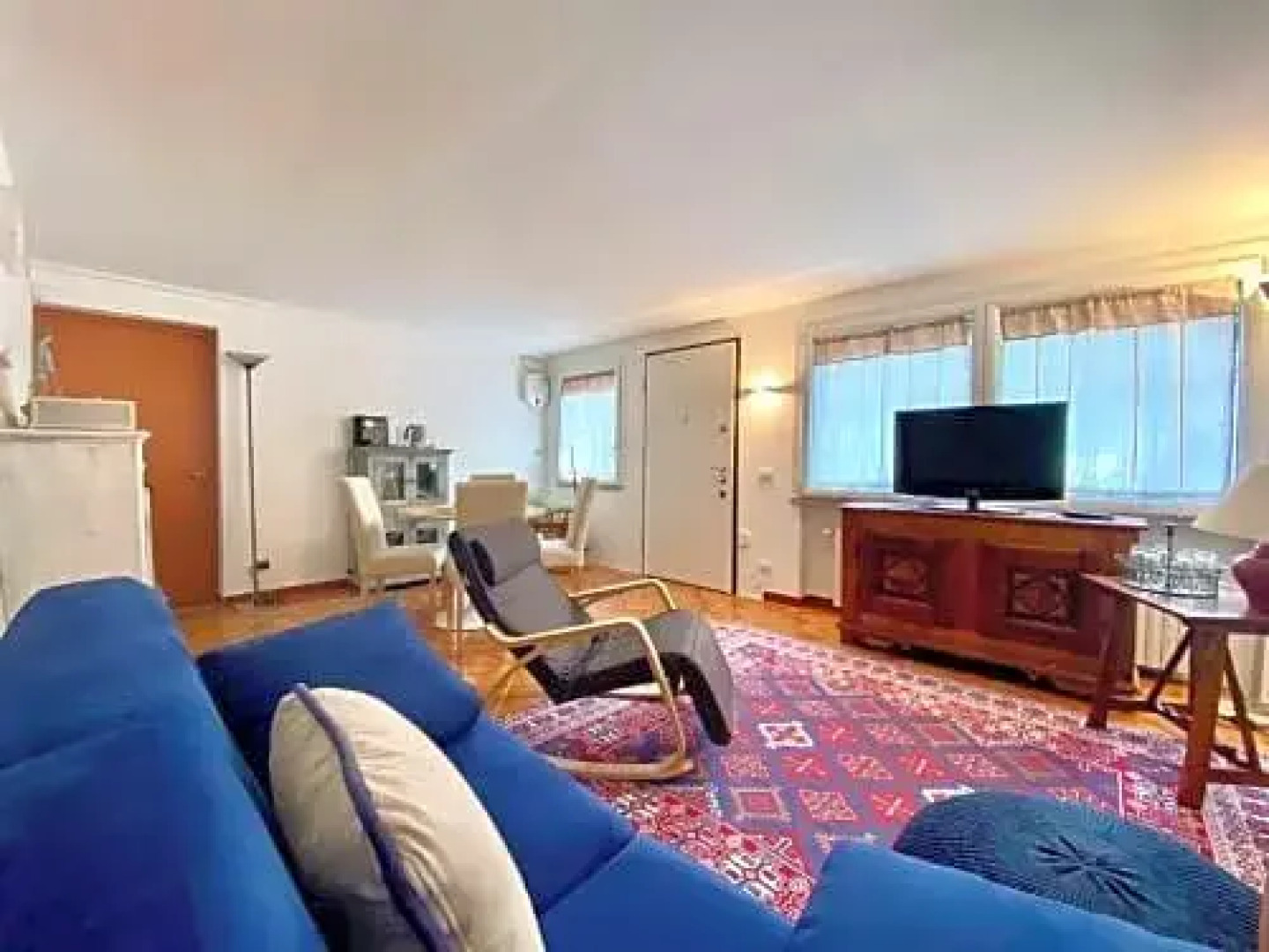 La casetta dalla porta rossa