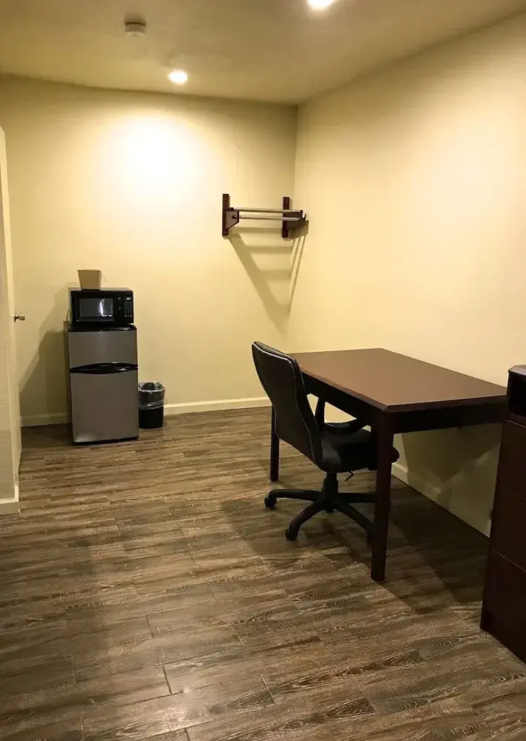 Whistling Pines - Daily & Extended Stay, Elizabeth City