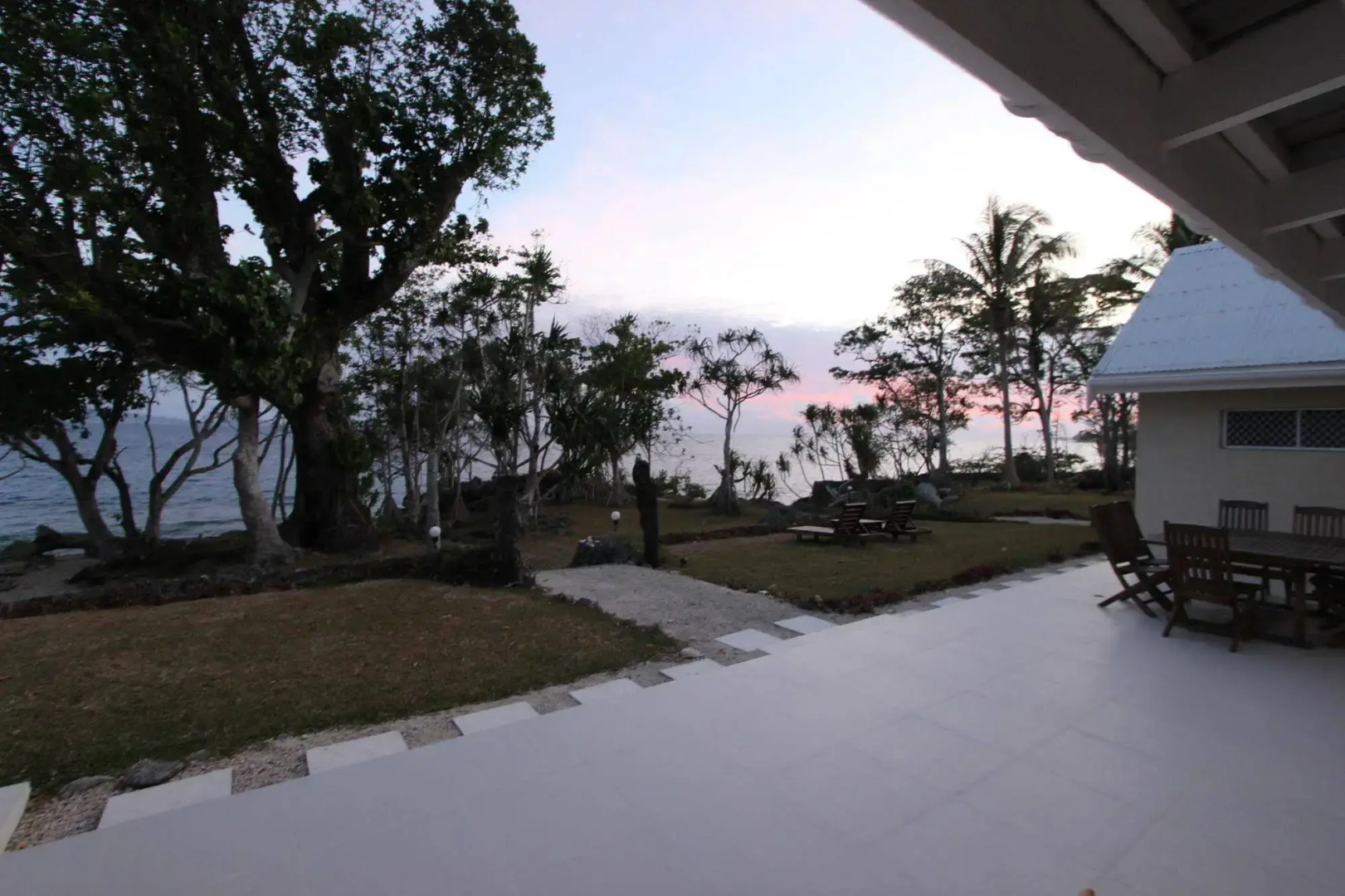 Vila Del Mare Beachfront Resort