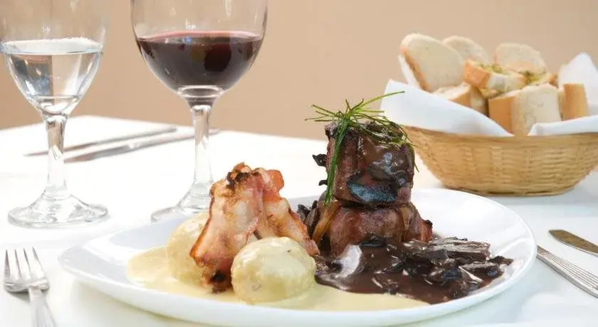 Plaza Suites Campana