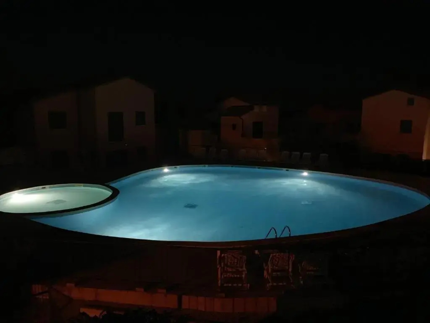 T3 Duplex tout confort - piscine - proche plage - 6 personnes