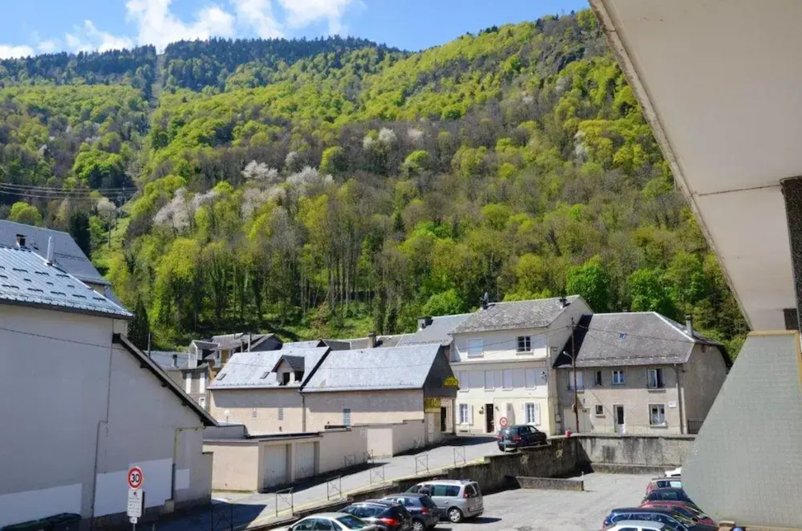 Apartment With 2 Bedrooms in Bagnères-de-luchon, With Wonderful Mounta