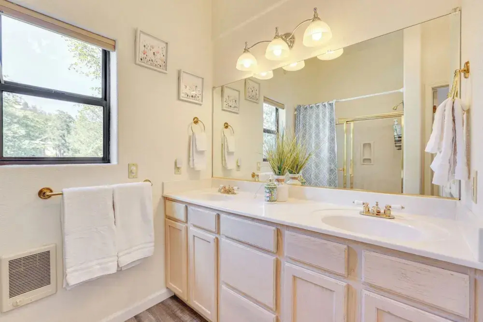 Hike, Sled & Snowshoe! Family Retreat in Payson