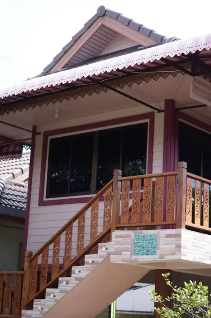 Three Moons Homestay