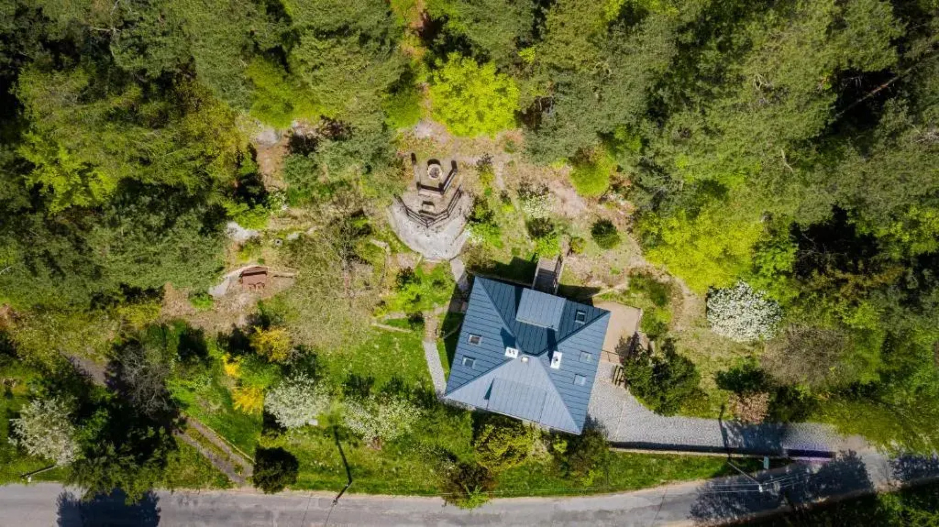 Apartmán pod skálou