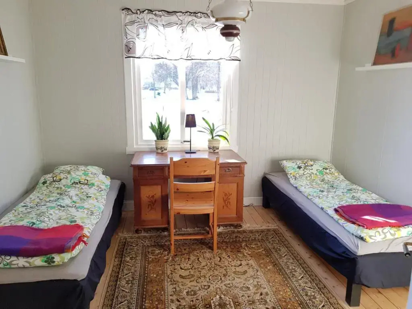 Snickaren Vandrarhem i Grästorp - Egen Lägenhet