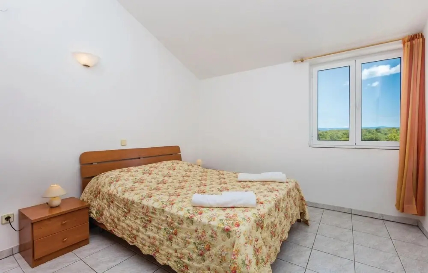 Amazing Home in Poljica With Wifi and 4 Bedrooms