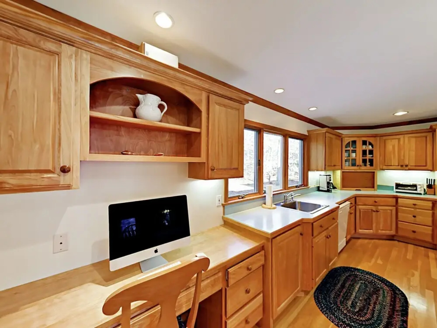 Cape Cod Bay - 4 Br Home