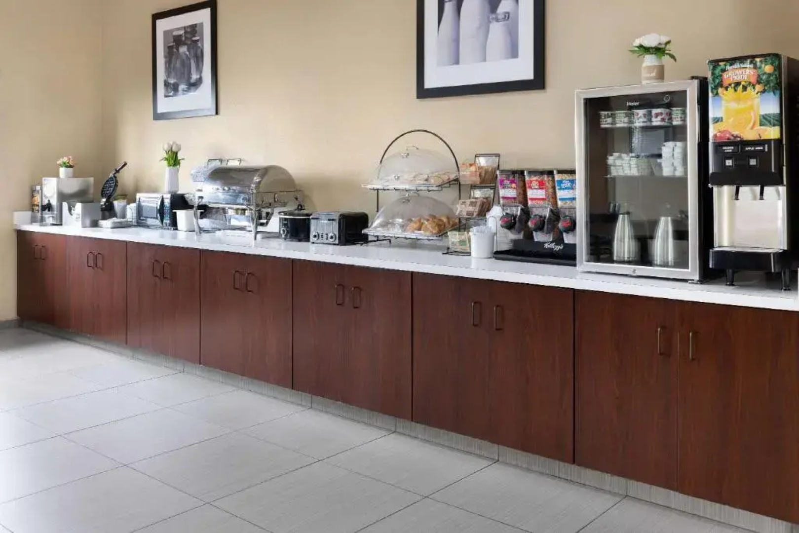 Super 8 St. Clairsville OH/Wheeling WV Area