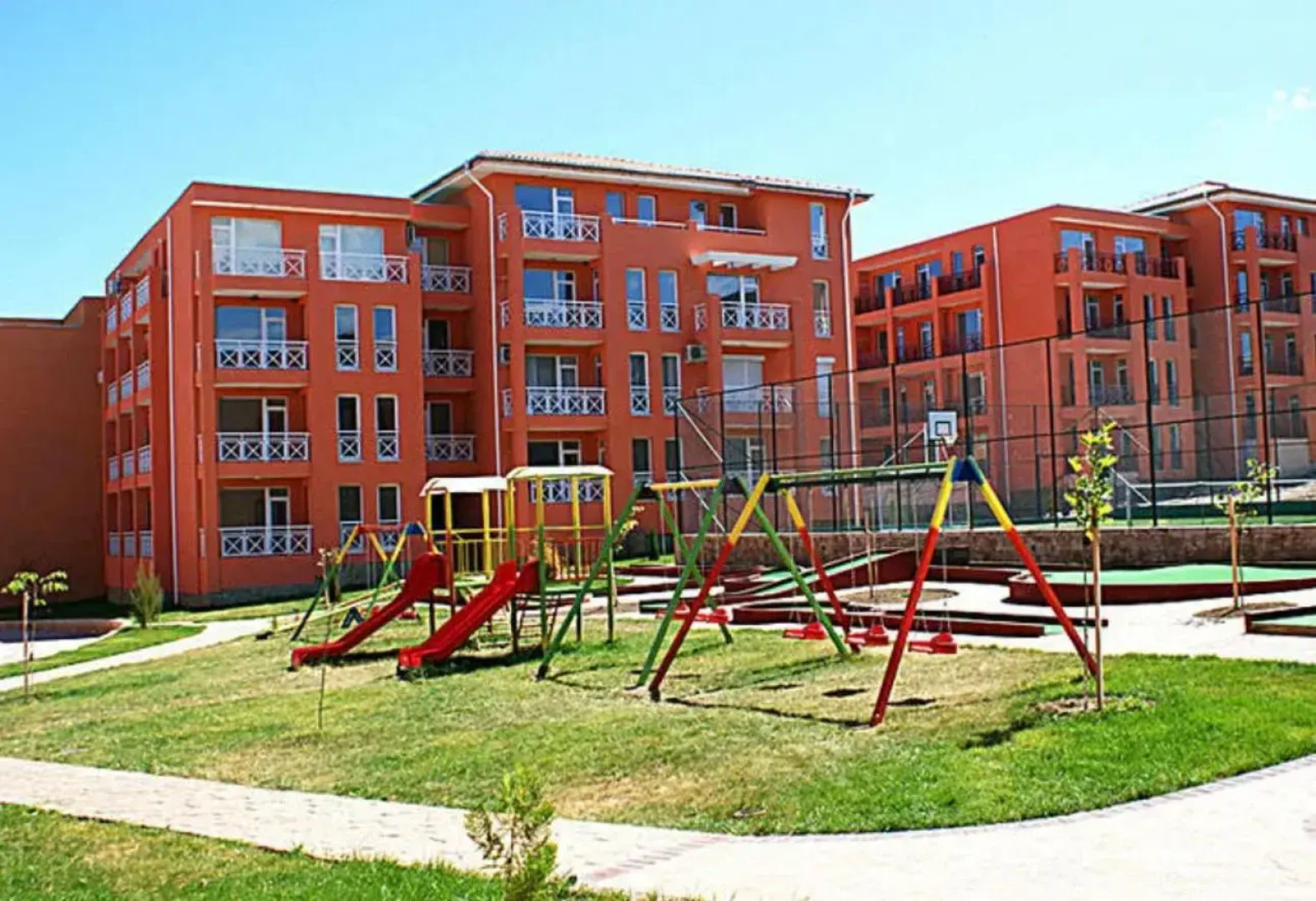 Sunny Day 6 Apartment