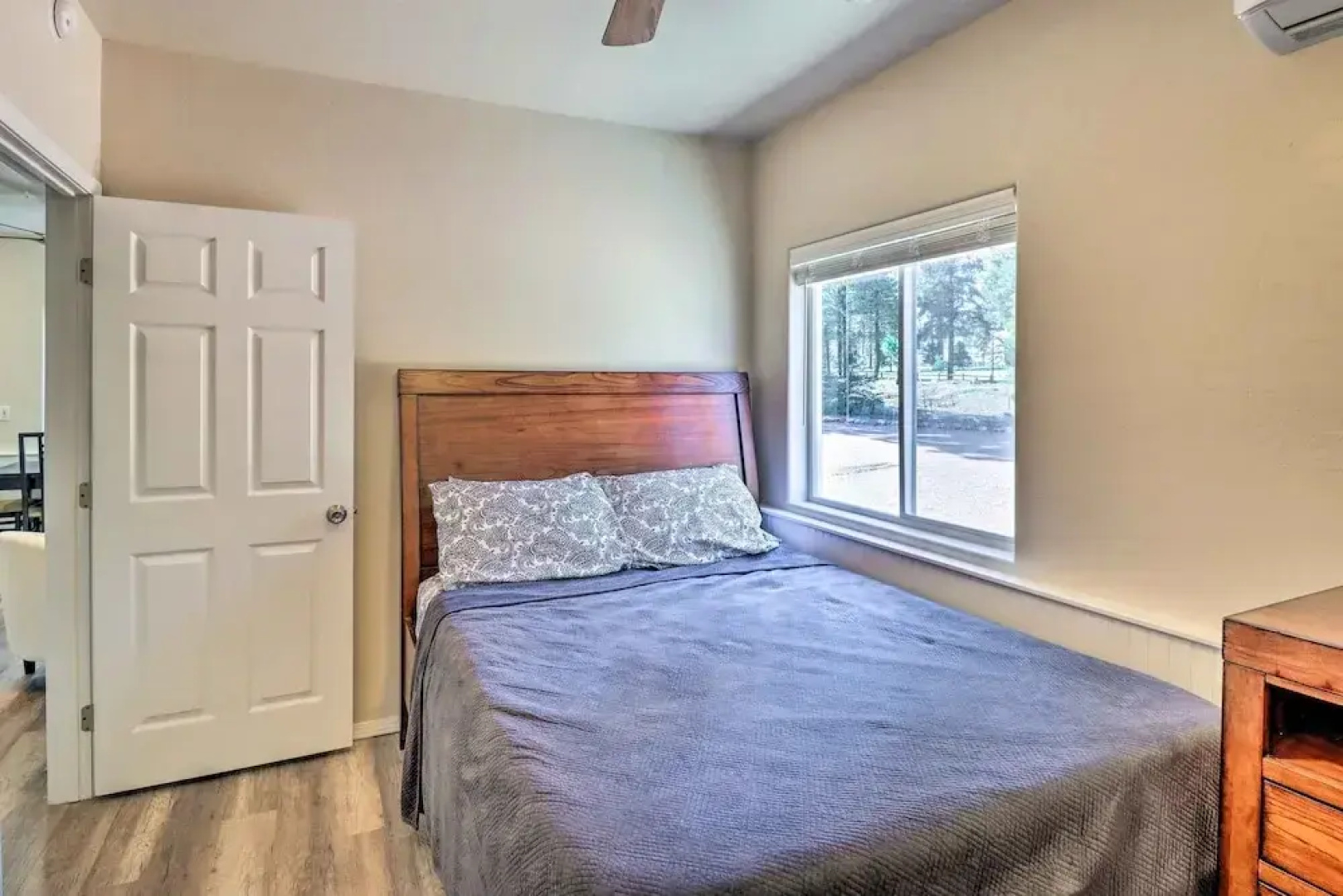 Pet-friendly Heber Escape in the Pines w/ Views!