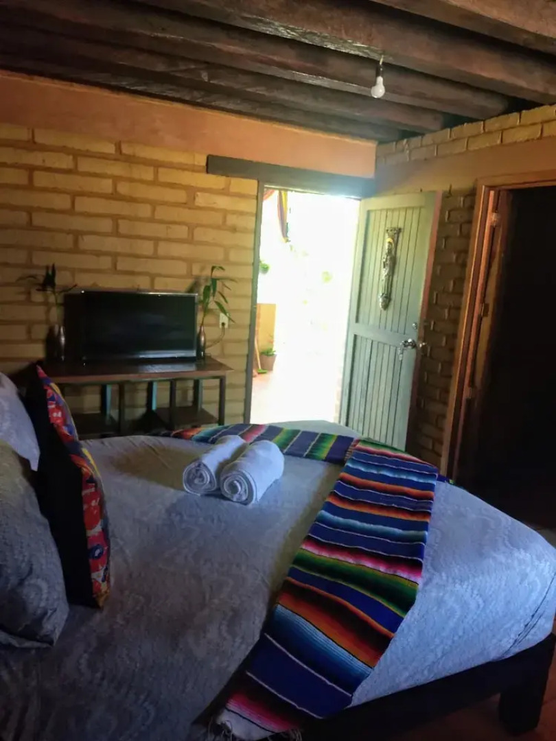 La Joya De Tuito Bed & Breakfast