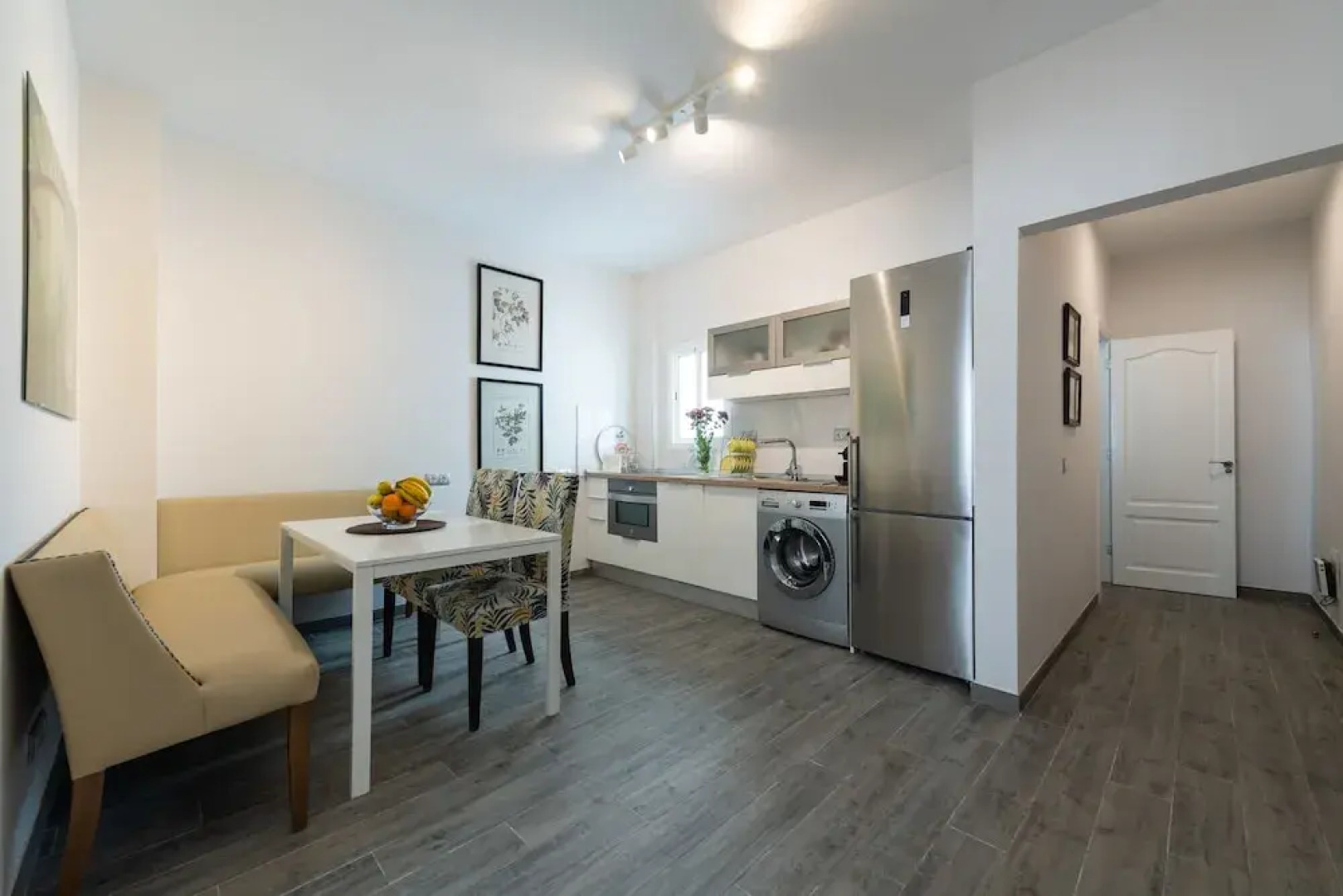 City, Sun and Living