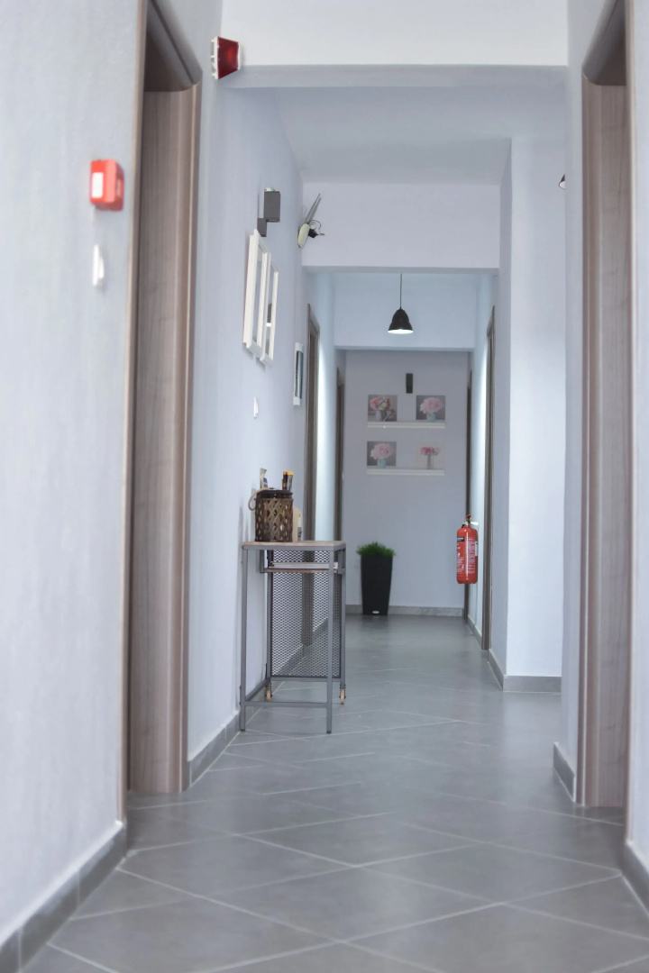 Gatos Village Studios & Apartments