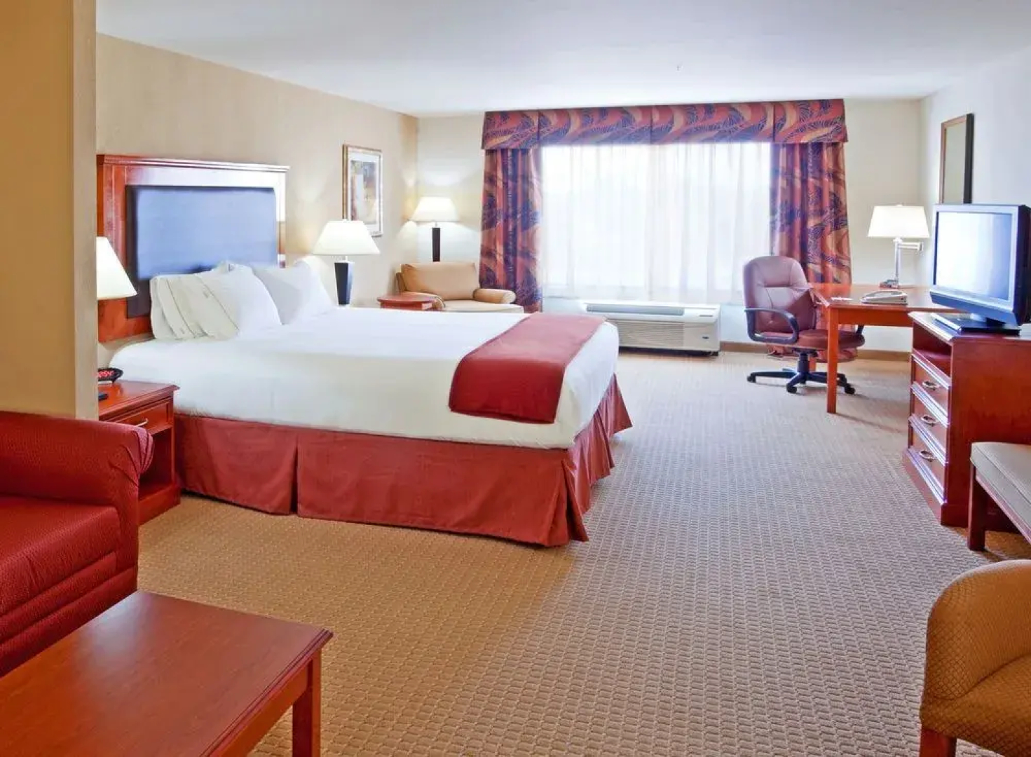 Holiday Inn Express Hotel & Suites Latham