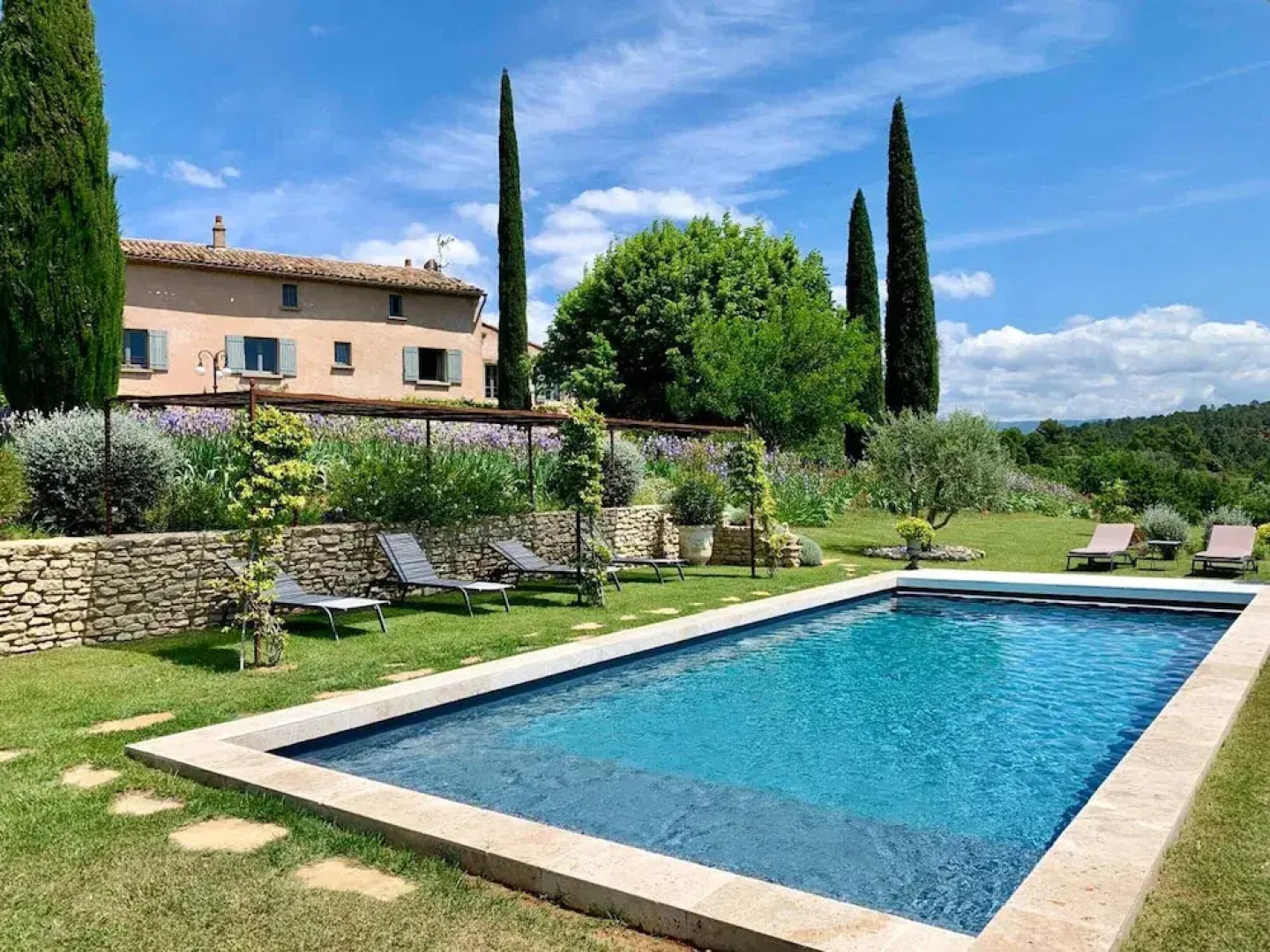 House With 2 Bedrooms in Roussillon, With Shared Pool, Enclosed Garden and Wifi