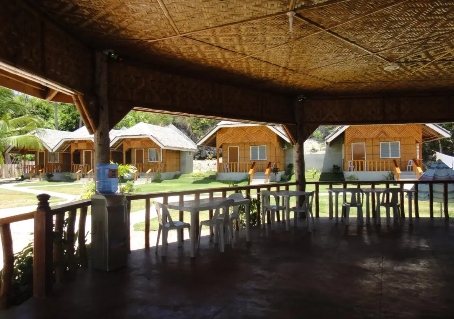 Cliff Side Beach Resort & Cottages