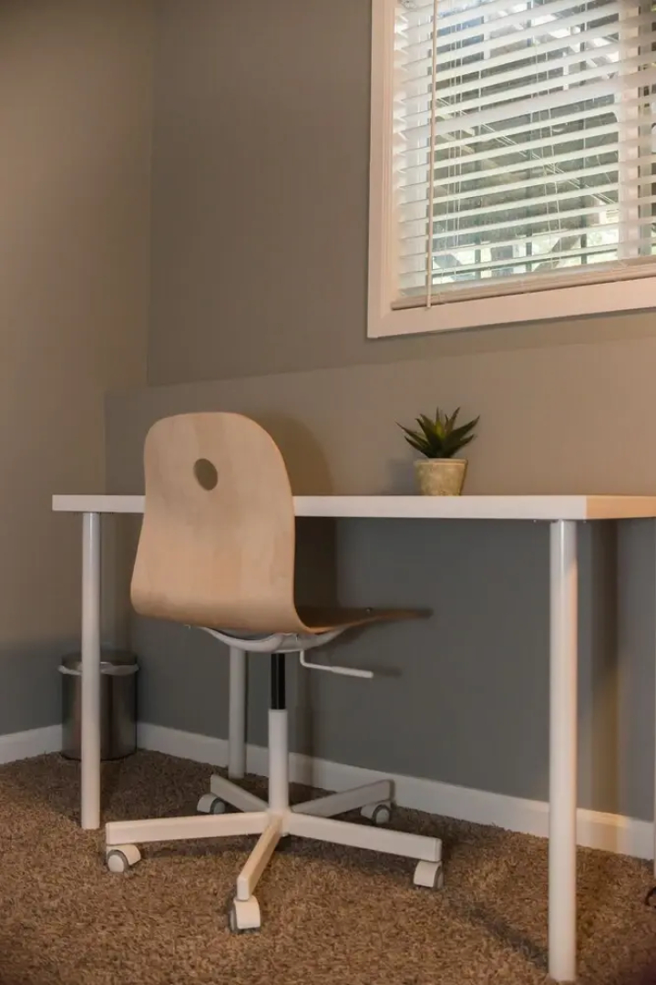 Happy Day Express 5 Bd Mid Century Home!