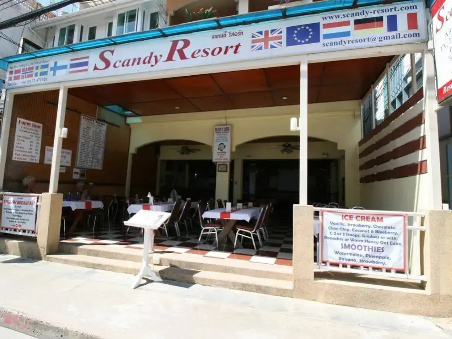 Beachfront Hotel Cha Am