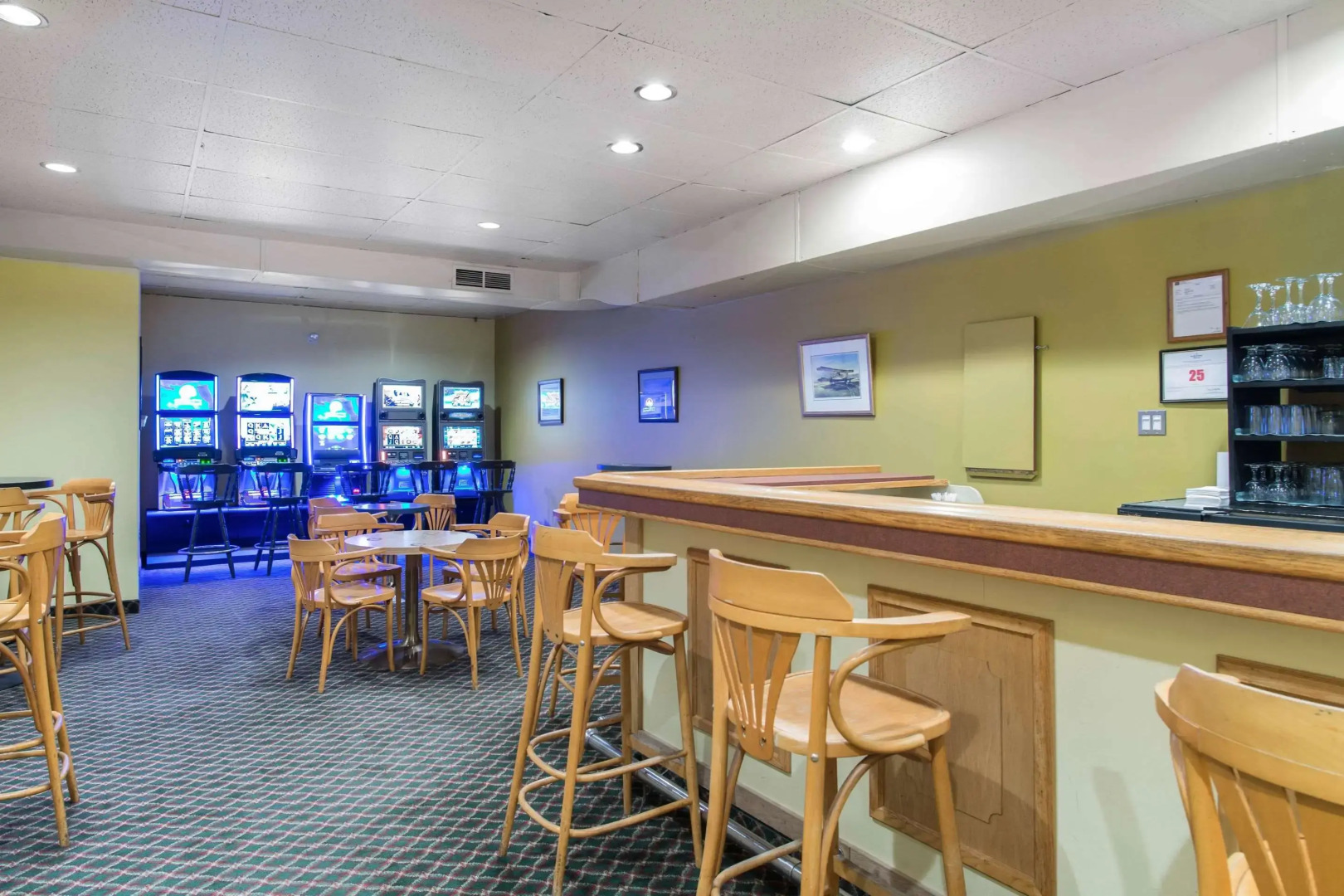 Quality Hotel & Suites