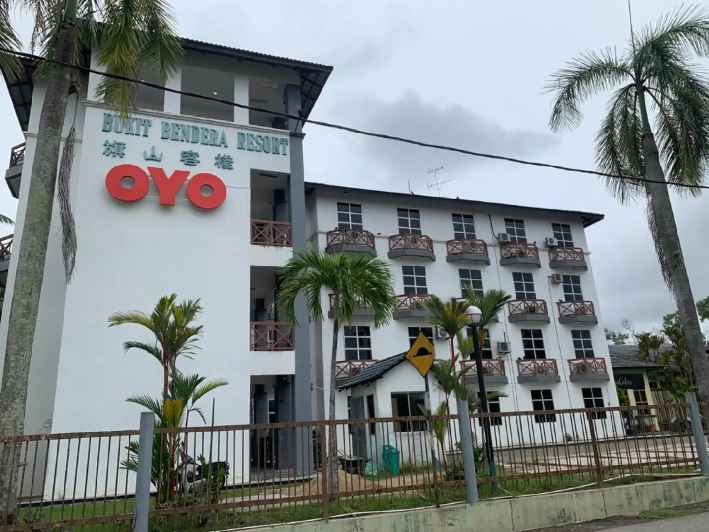 Capital O 90146 Alh Continental Resort