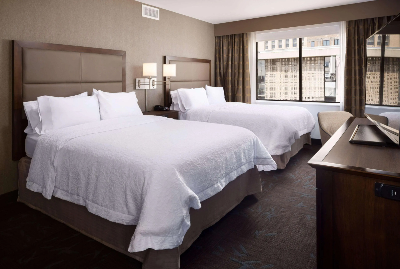 Hampton Inn & Suites Dallas Downtown