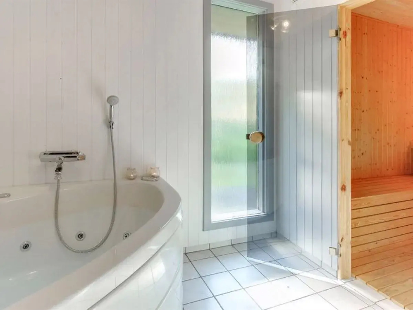 "Sina" - 950m from the sea in Bornholm