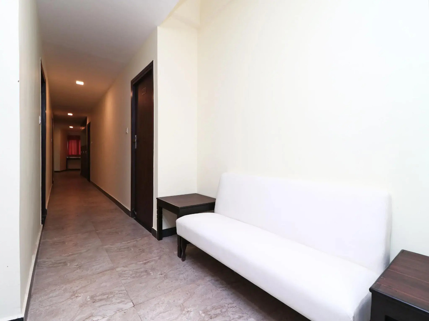 OYO 14811 Hotel Royal Monarch