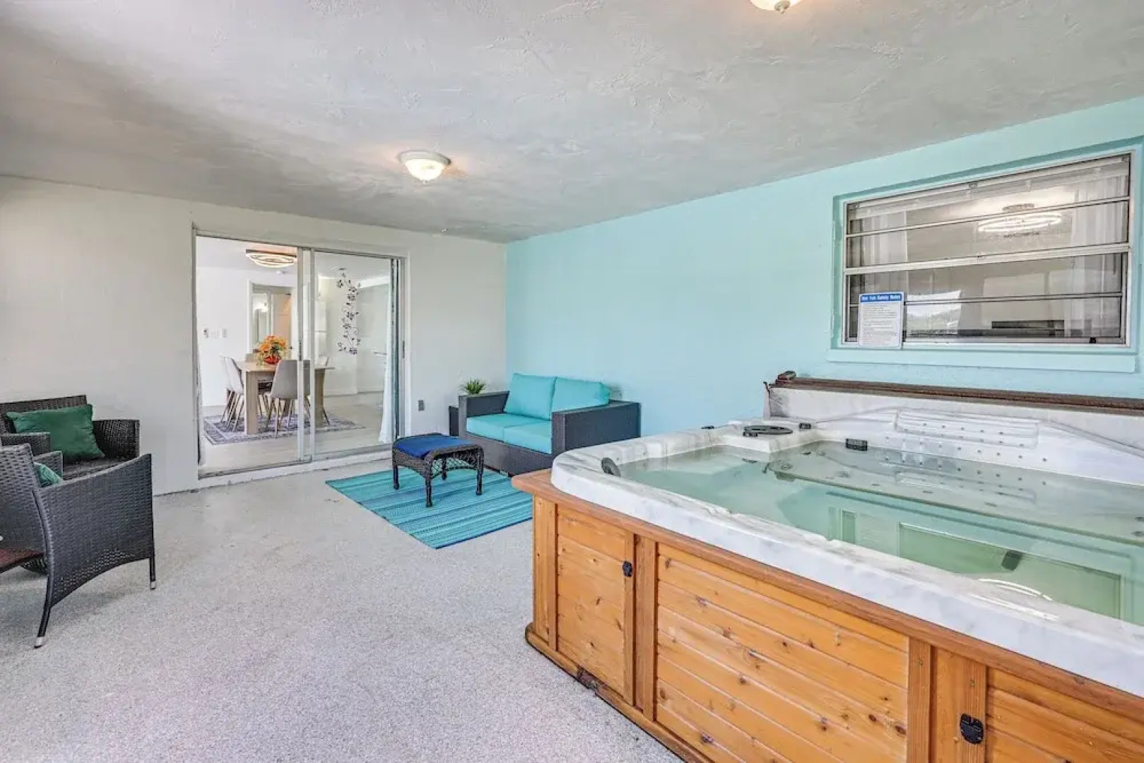 Sunset Views & Hot Tub: Lakefront Holiday Retreat!