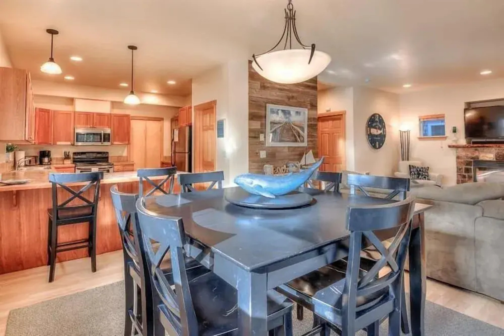 Pelicans Perch Pacific City