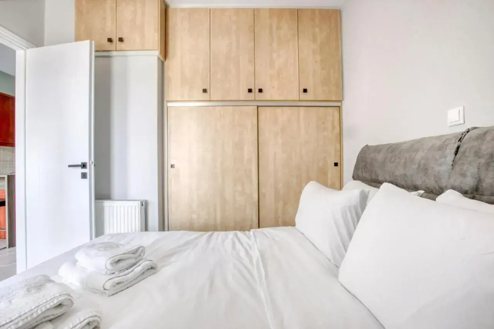 Sunny & cosy 2nd floor apt with a balcony