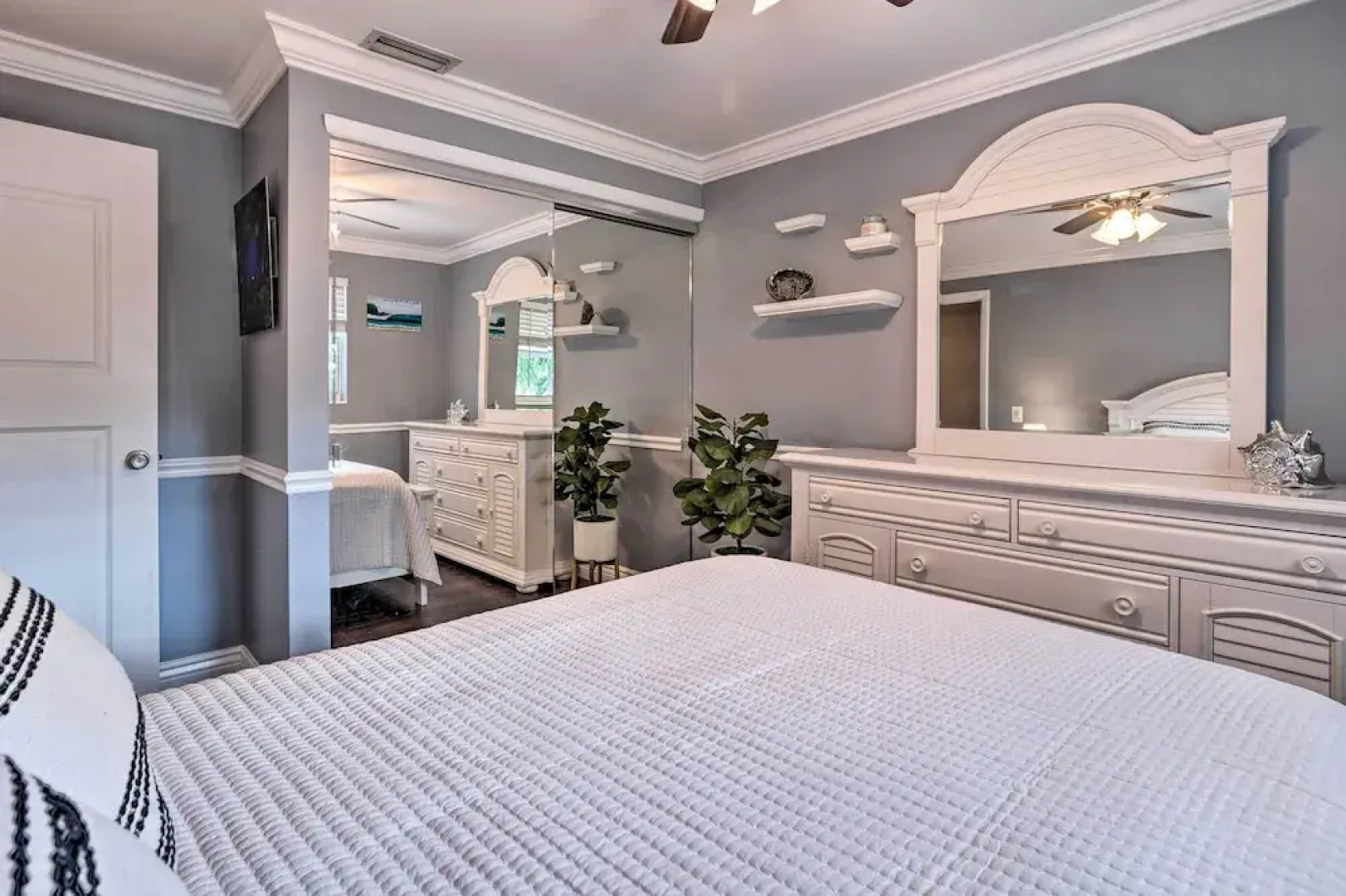 Poolside Paradise w/ Tropical Hut in Palm Beach