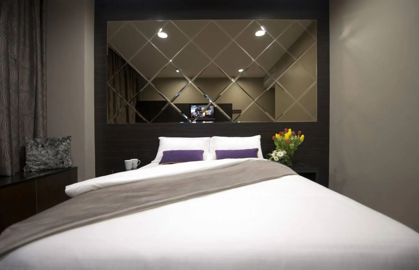 V Hotel Lavender