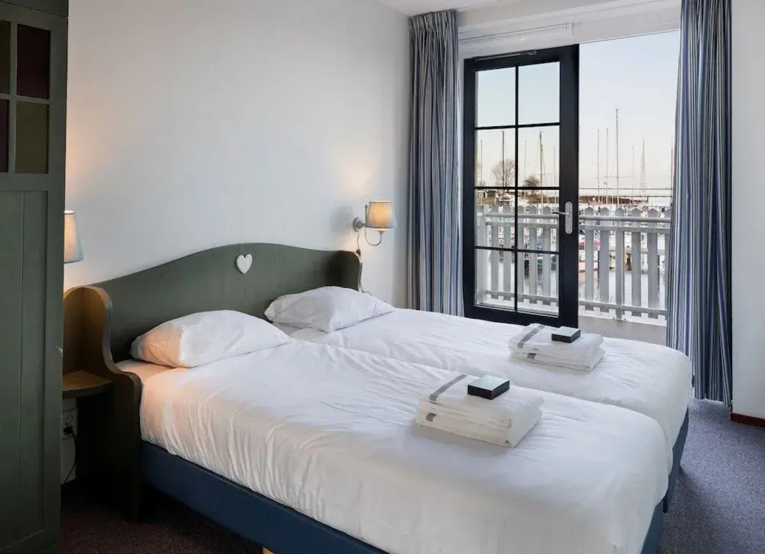 Roompot Hotel Marinapark Volendam