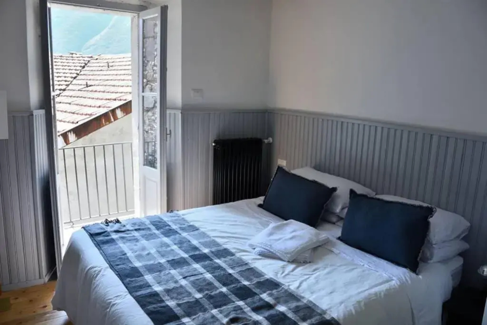 Rocks apartment Colonno