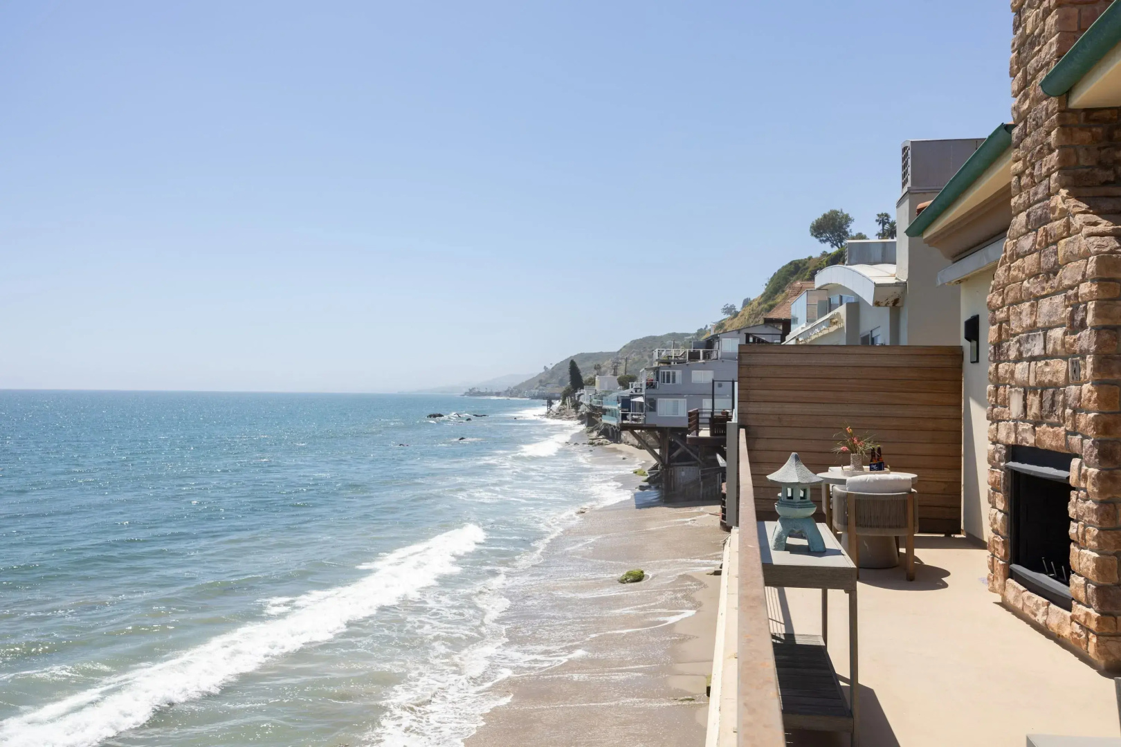 Malibu Beach House Bliss by Avantstay Beachfront + Private Beach Access