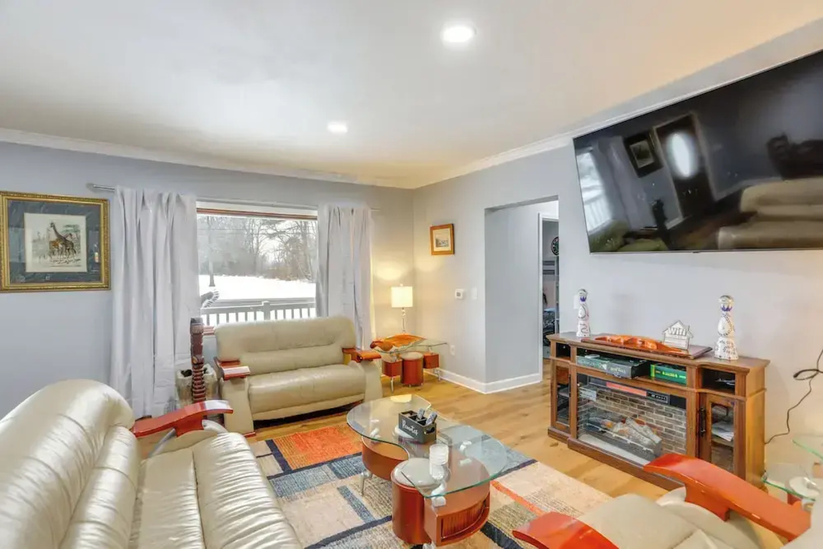 7 Mi to Cedar Point: Retreat w/ Hot Tub & Gazebo