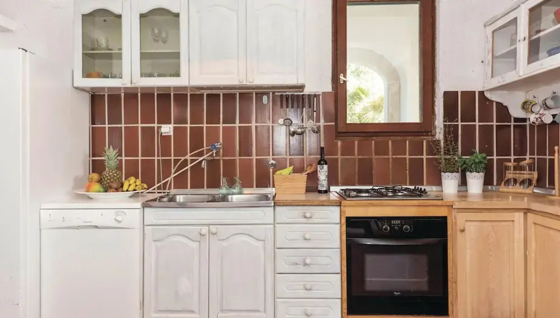 Awesome Home in Zaboric With 5 Bedrooms and Internet