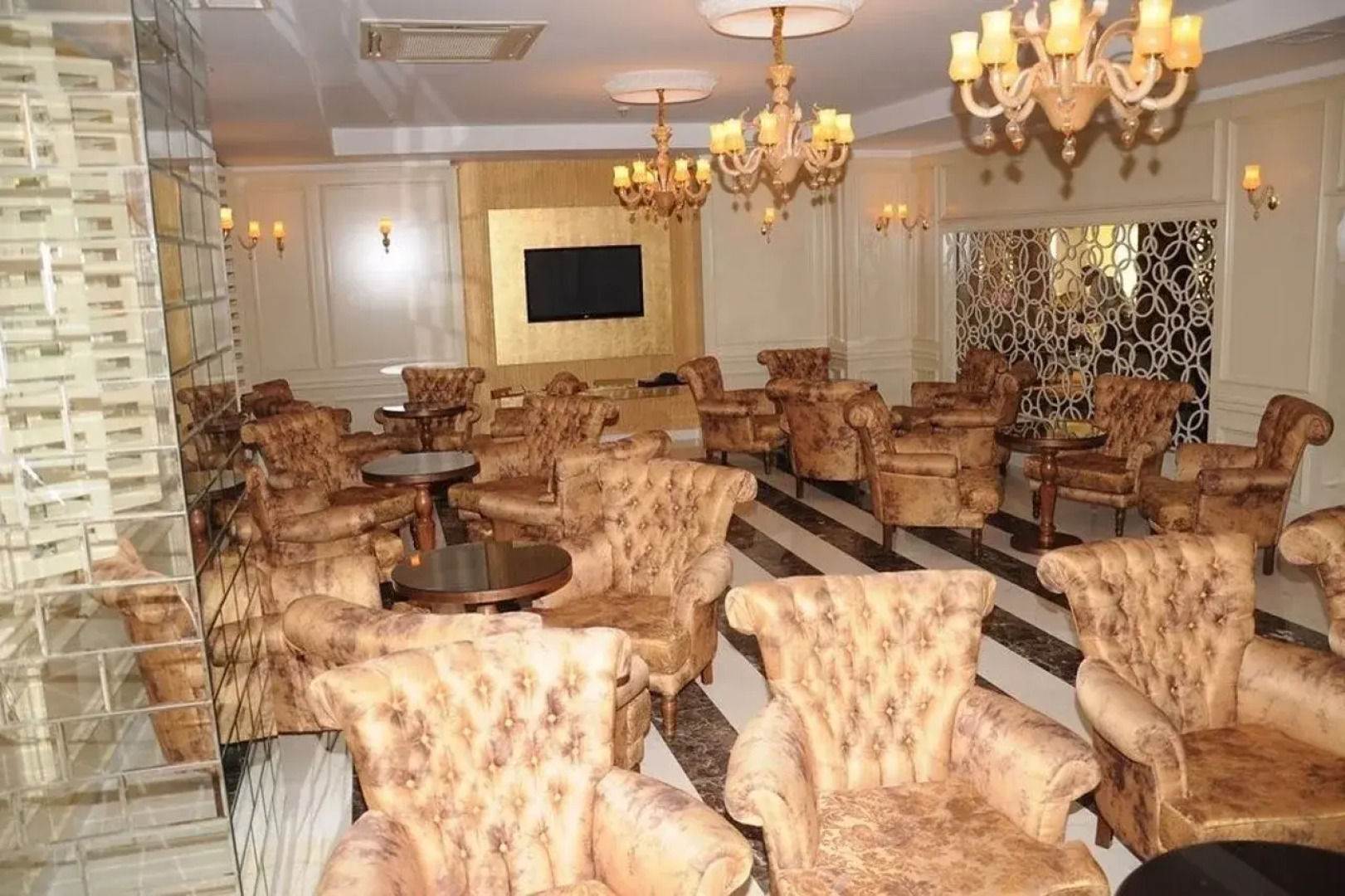 Saturn Palace Resort 