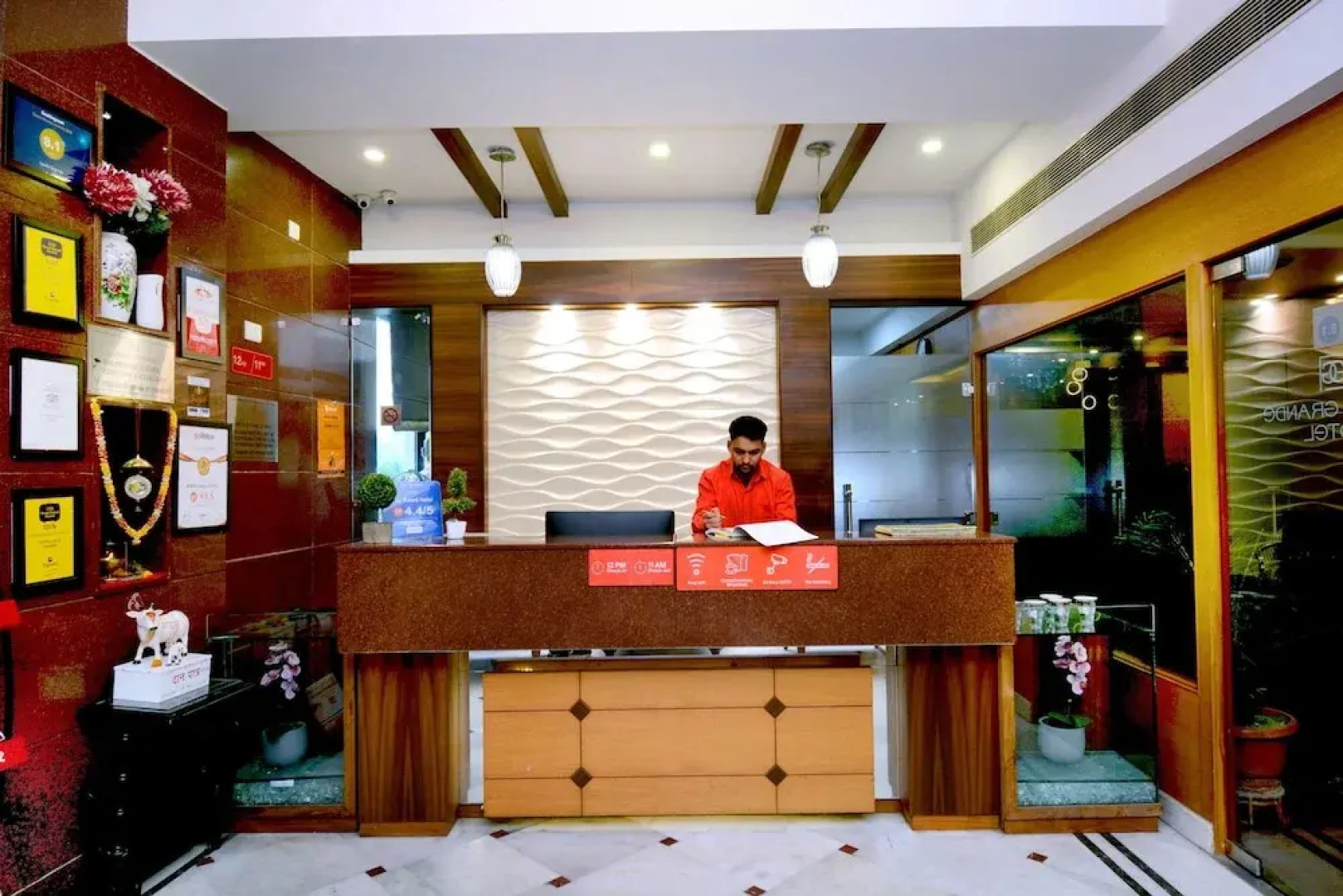Leela Residency By OYO Rooms