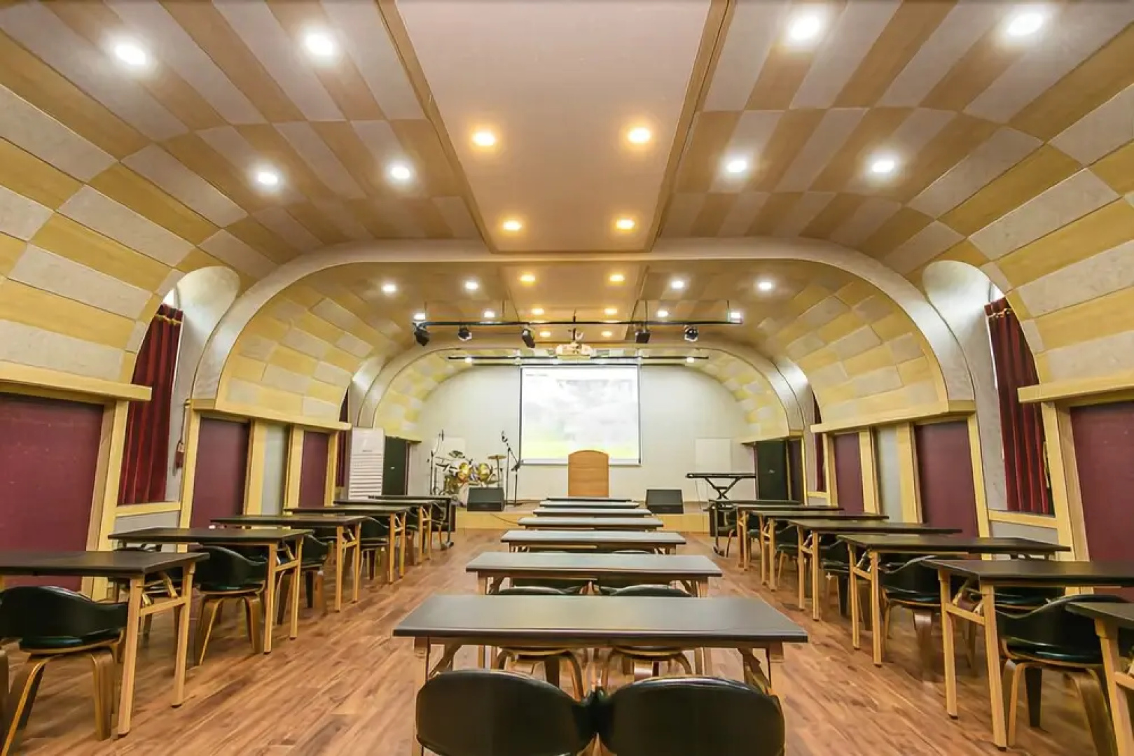 Geumsan Forest White Castle Pension