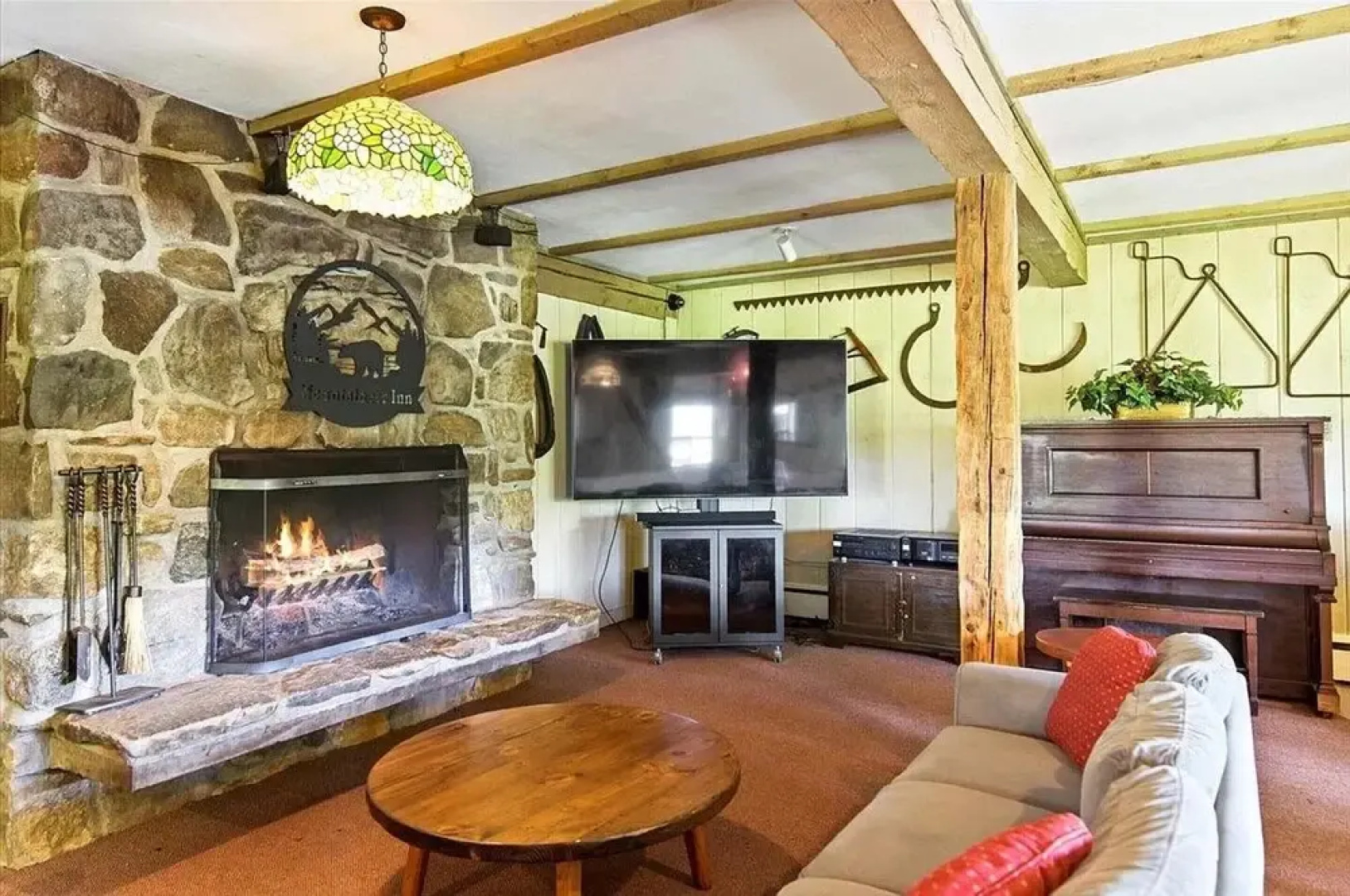 Mountaineer Inn
