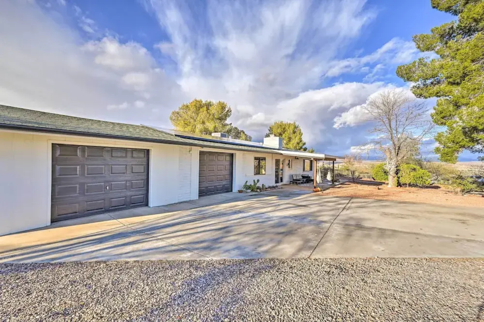 Pet-friendly Gem w/ Treehouse: 20 Mi to Sedona
