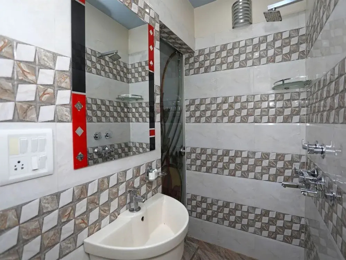 OYO 2629 Hotel Royal Odyssey