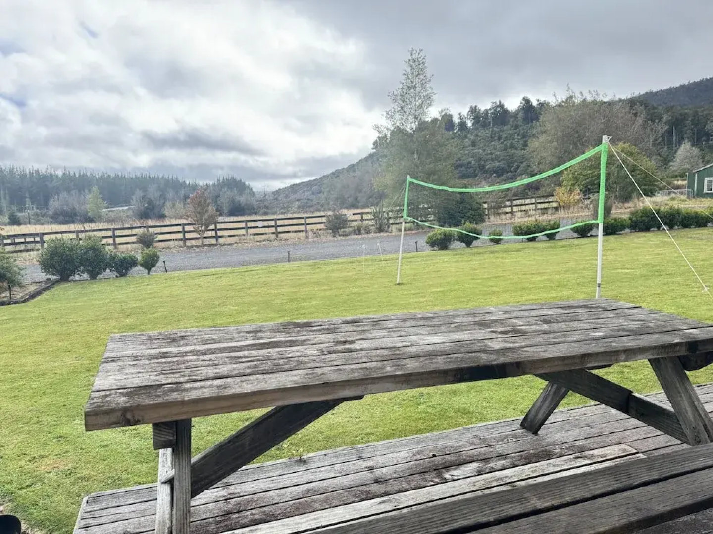 The Crossing Lodge and Backpackers