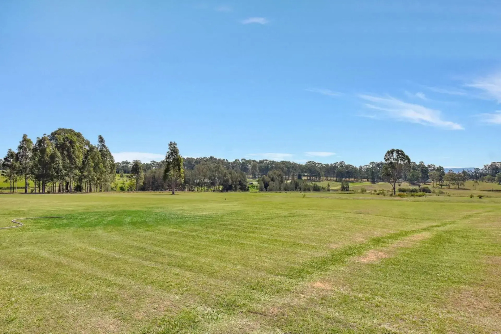 Noble Willow Estate Lovedale. Super Spacious, with views and pool