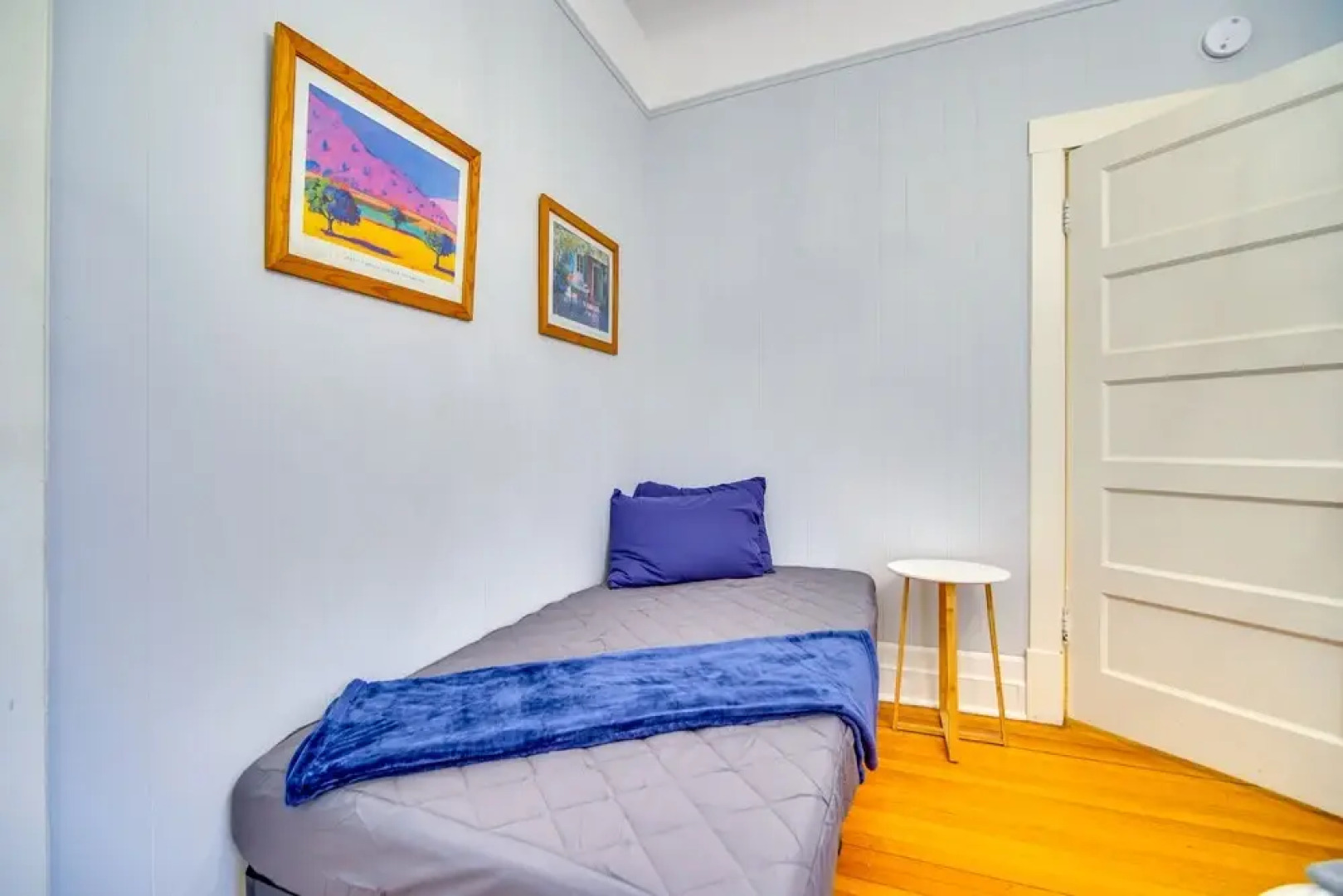 Historic Townhome in Oak Park w/ Backyard!